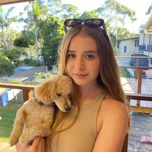 Meet your Posher, Hayley